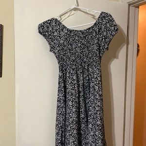 New no tags Black and white maternity dress size m